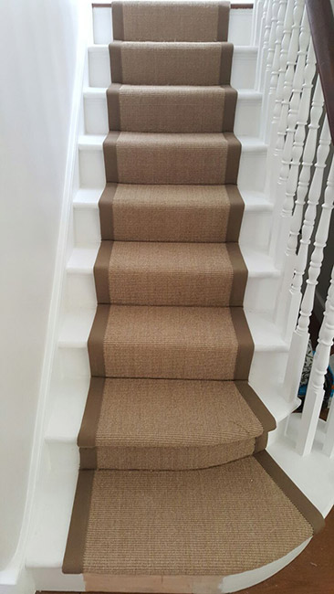 BROWN-STAIR-RUNNER-WITH-BROWN-BORDER-09