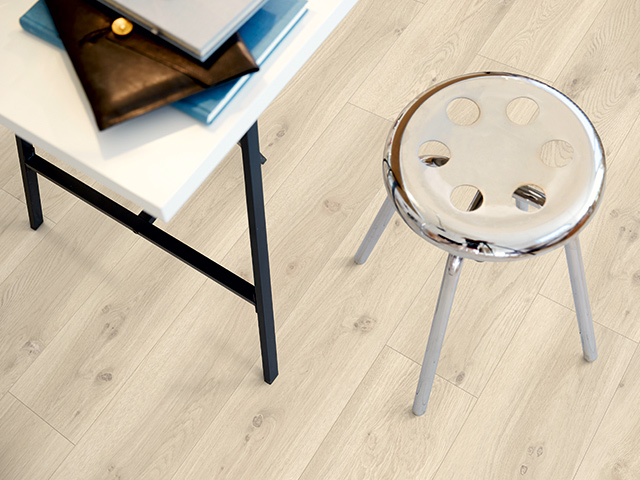 Pergo – Vinyl – Classic Plank – VXX07-40017