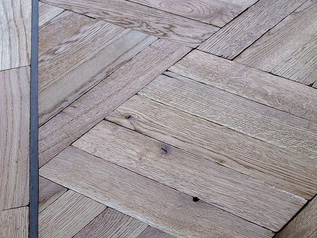 Rover’s Flooring – Special Design Floors – Distressed Oak Blocks