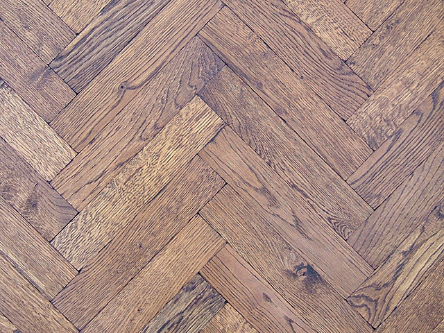 Rover’s Flooring – Special Design Floors – Oak Distressed Herringbone Block