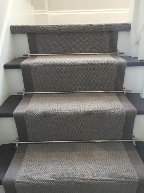 portfolio-carpets-grey-stair-carpet-with-grey-border-02