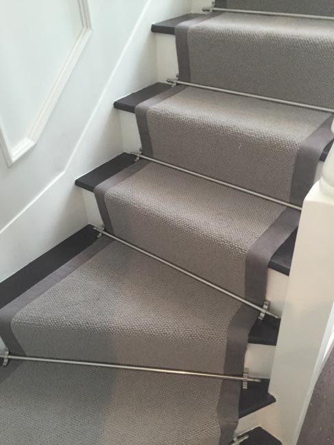 portfolio-carpets-grey-stair-carpet-with-grey-border-04