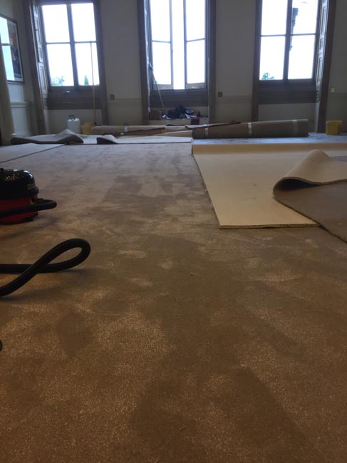 portfolio-carpets-lavish-grey-silkresse-carpet-installation-03