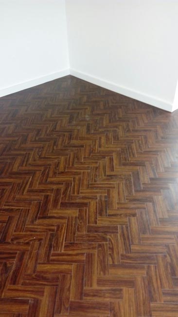 portfolio-smooth-floors-amtico-herringbone-installation-04