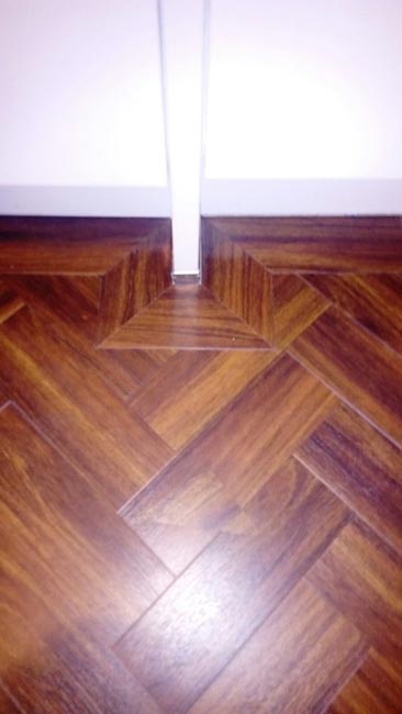 portfolio-smooth-floors-amtico-herringbone-installation-05