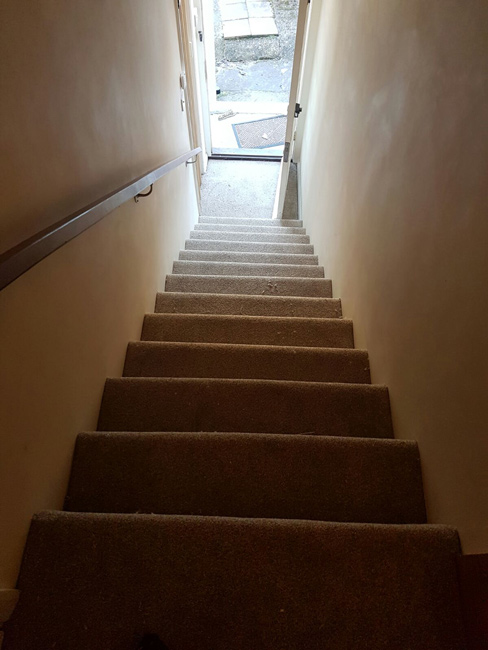 portfolio-carpets-white-manmande-carpet-installation-02