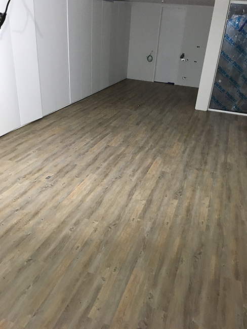 portfolio-smooth-floors-amtico-in-a-greyish-colour-02