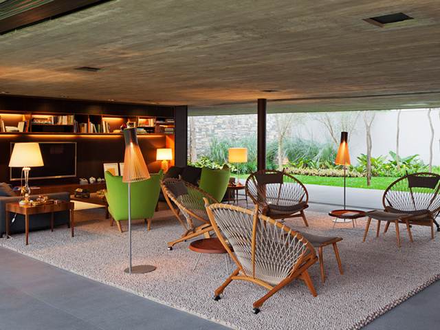 B.I.C. – Stone – Studio