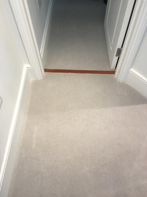 portfolio-carpets-light-grey-stairs-runner-01