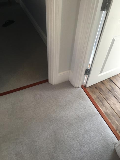 portfolio-carpets-light-grey-stairs-runner-05