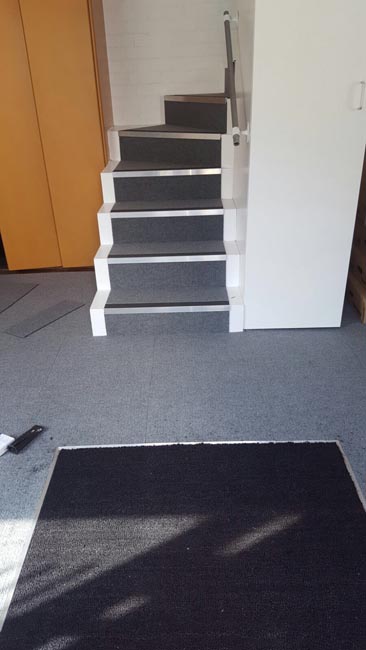 portfolio-commercial-carpet-tile-as-a-runner-on-stairs-04