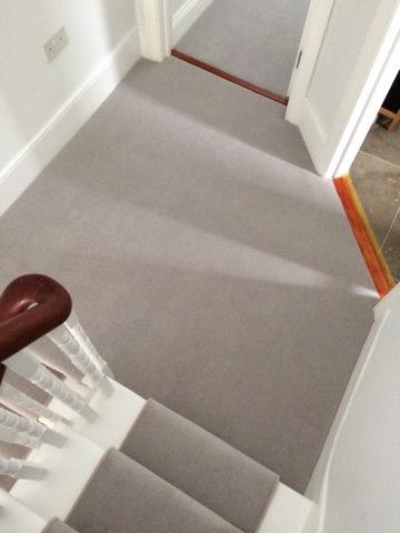 portfolio-grey-carpet-as-a-stair-runner-02