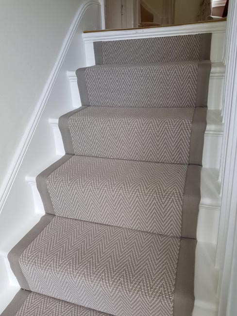 portfolio carpet runner with a greyish brownish border 06