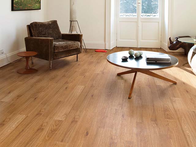 j2 Flooring – Golden Oak