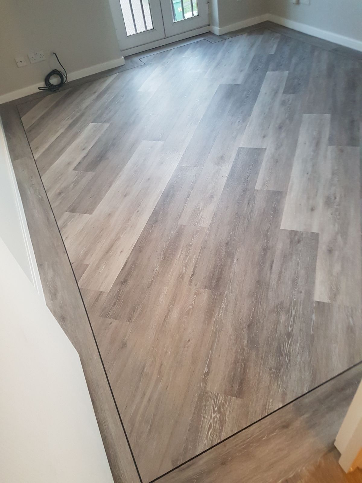 PORTFOLIO - AMTICO ANOTHER STRAIGHT PLANK INSTALL (2)