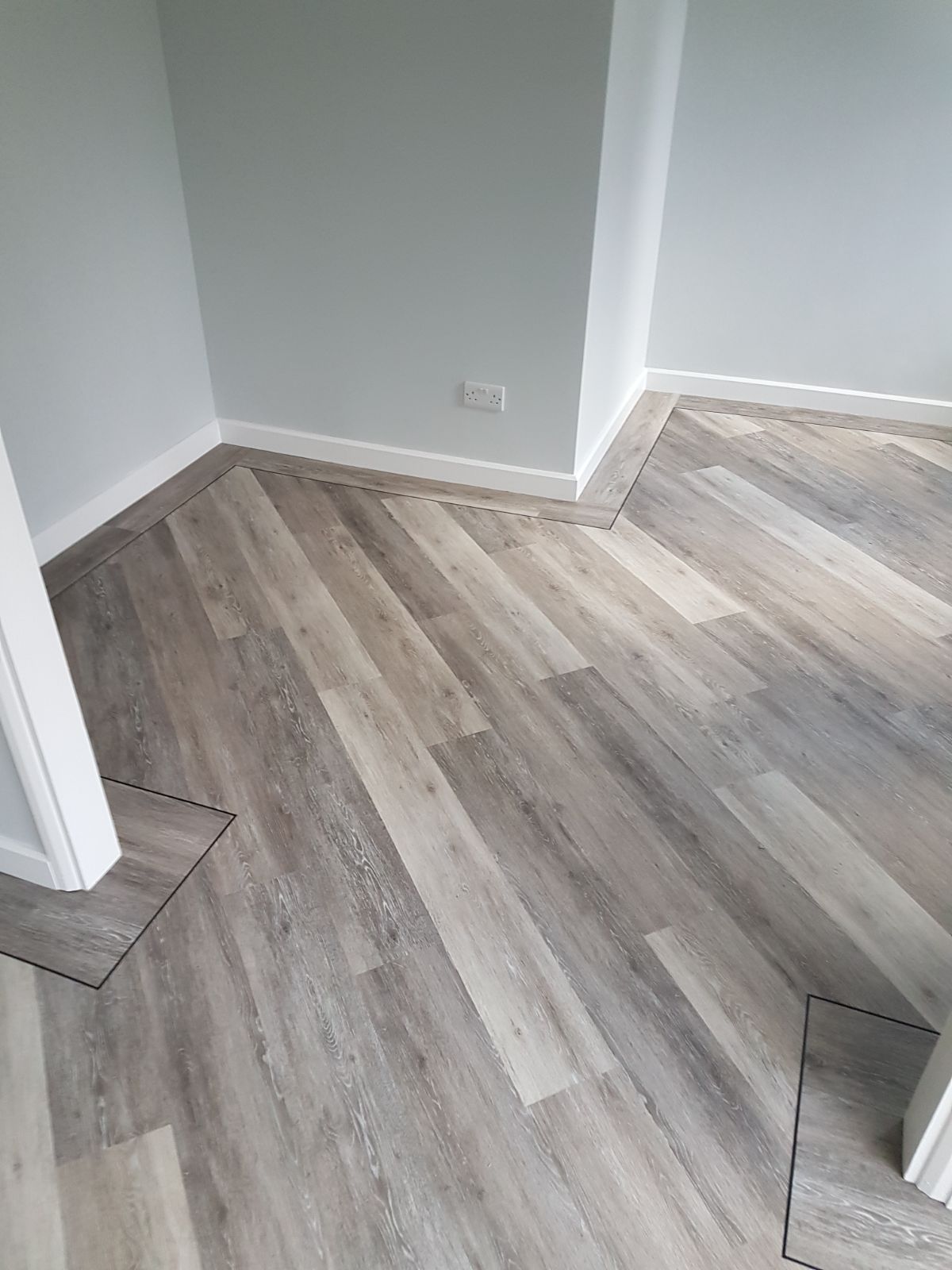 PORTFOLIO - AMTICO ANOTHER STRAIGHT PLANK INSTALL (3)