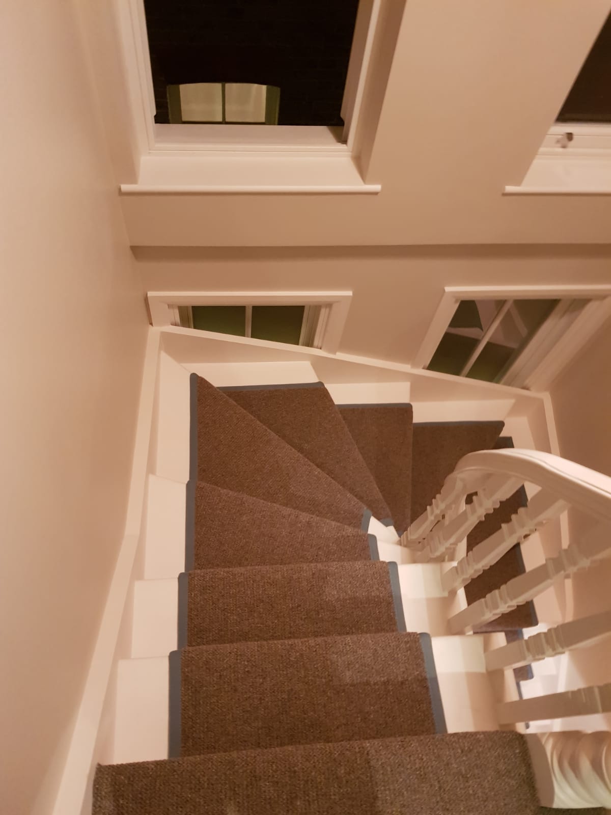 portfolio brown-stair-carpet-installation-new-malden (4)