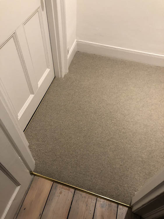 portfolio grey-carpet-stairs-installation-stoke-newington (3)