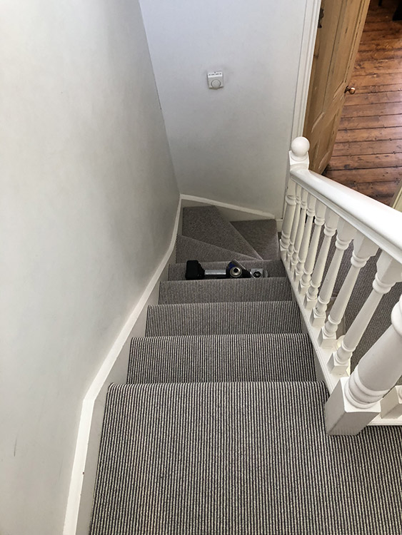 portfolio-striped-grey-carpet-stairs-belgravia (4)