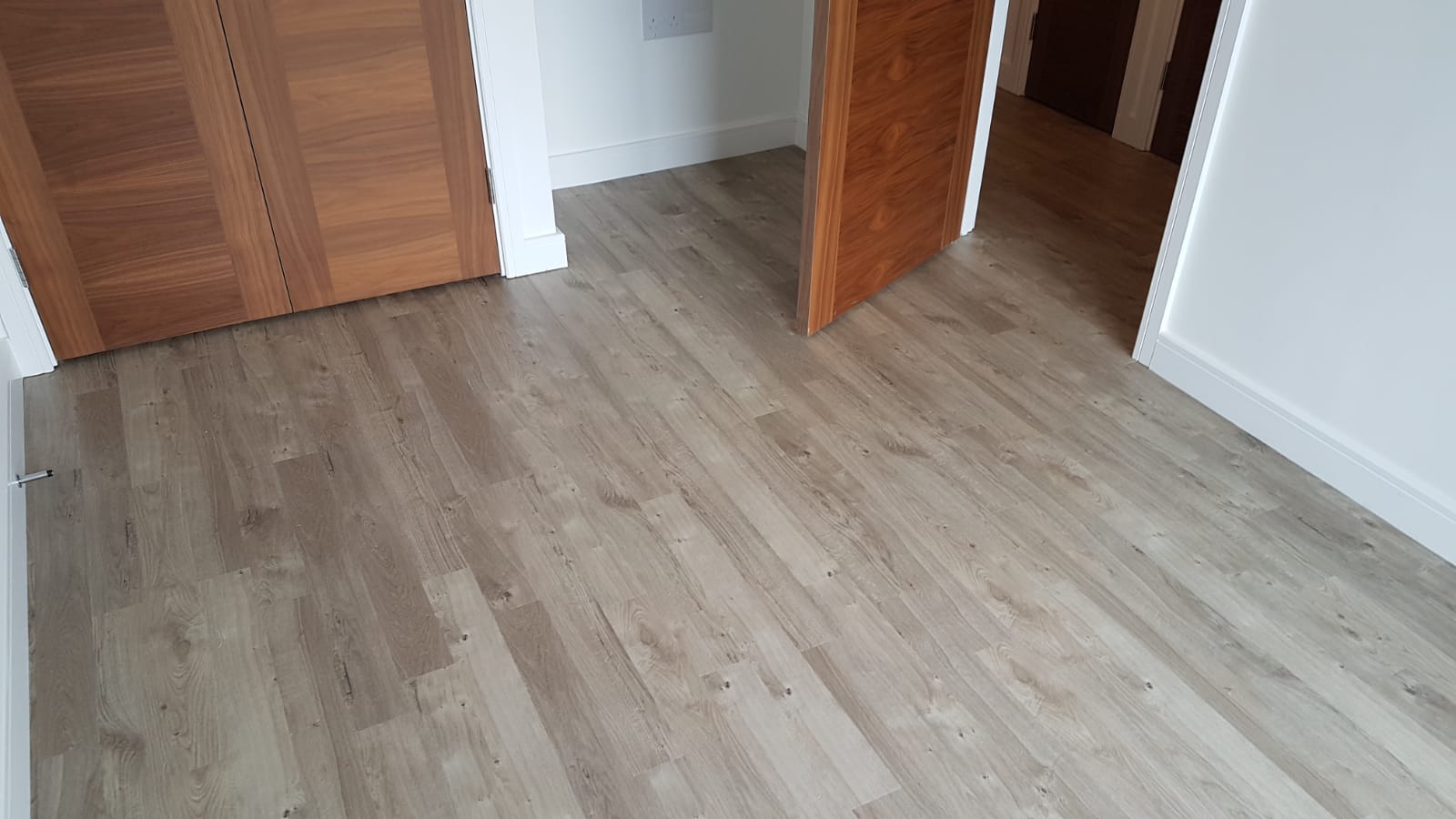 portfolio smooth floors amtico-spacia-sun-bleached-oak-vinyl-flooring-knightsbridge (5)