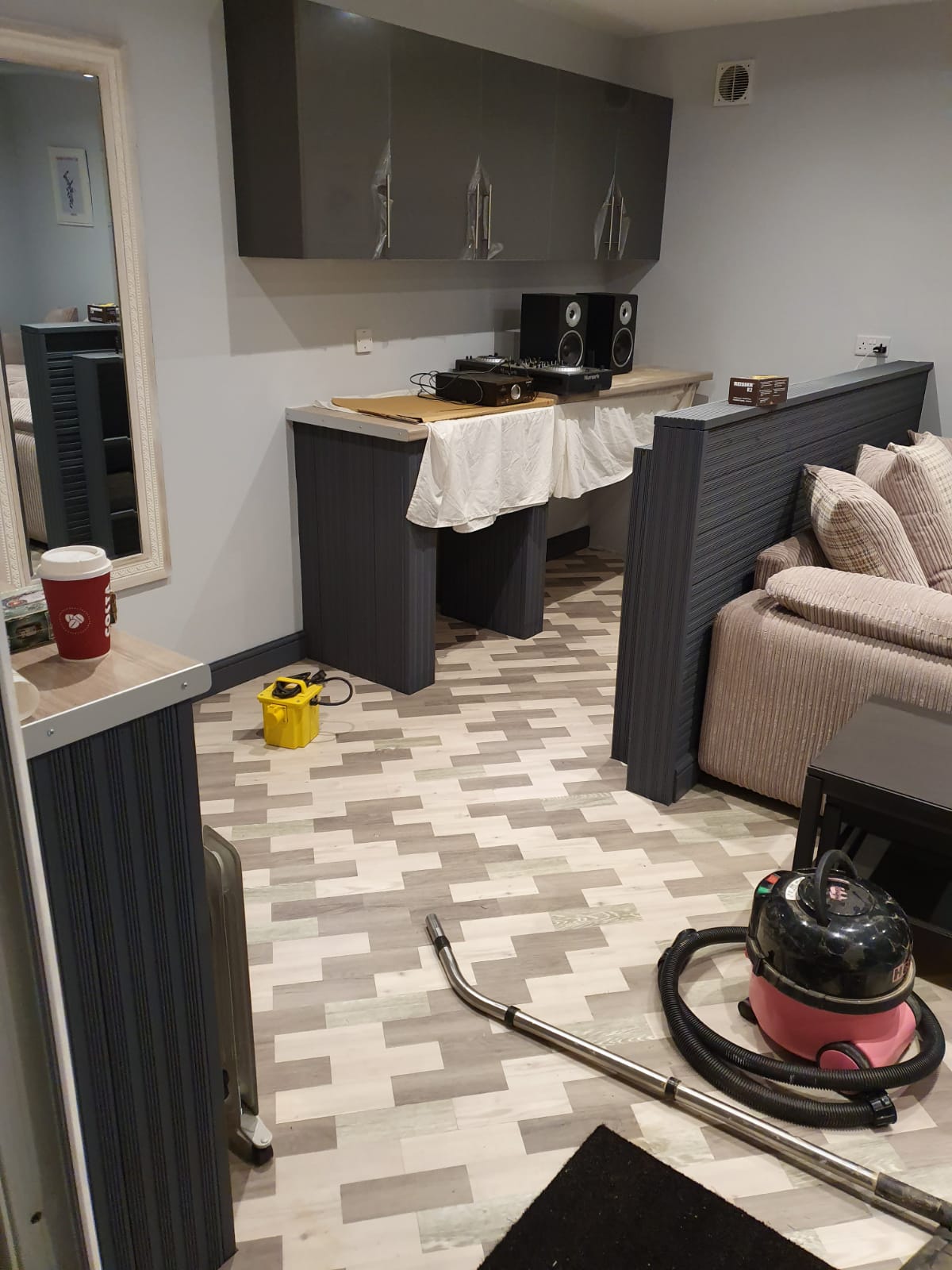 Amtico Luxury Vinyl Tile 1