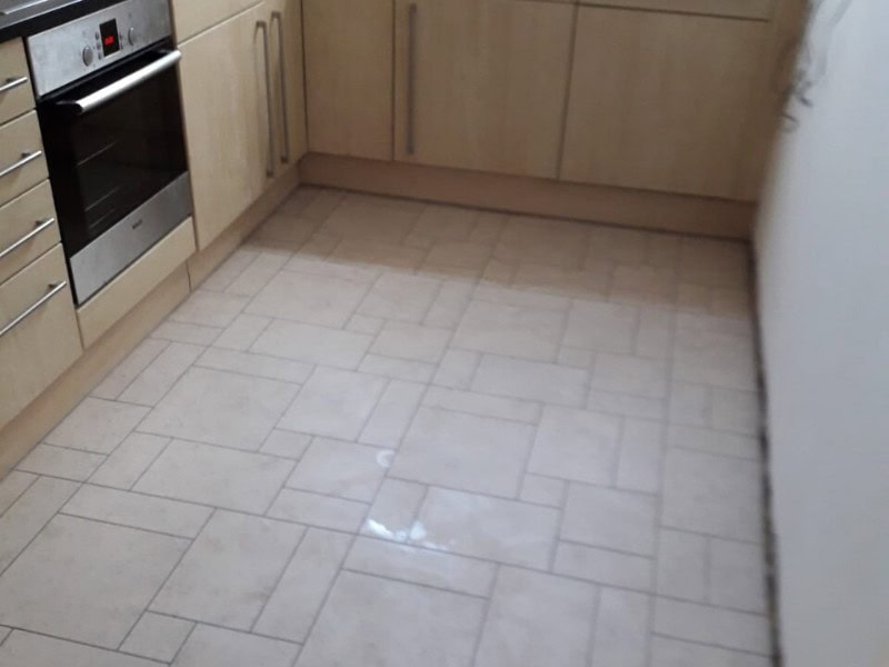 Amtico Mirabelle Creme Vinyl Flooring - Luxury Vinyl Tile (LVT) Flooring - Croydon - Home - Residential