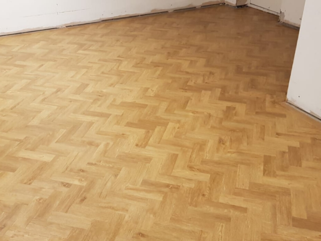 Amtico Form Luxury Vinyl Tile in Battersea