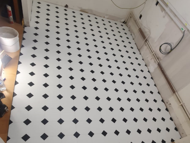 Amtico Signature Key Stone Luxury Vinyl Tile In Borough