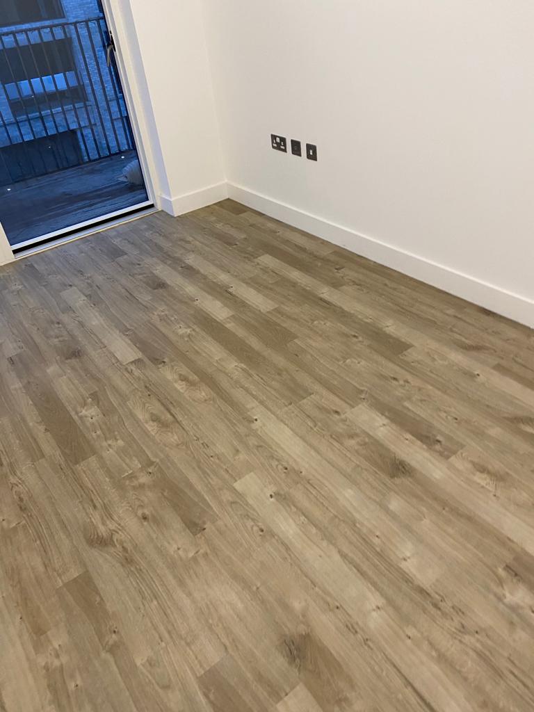 Amtico Spacia Sun Bleached Oak Luxury Vinyl Tile in Balham 2