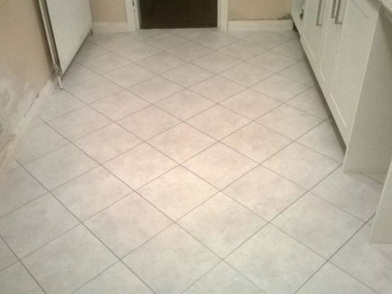 Amtico Spacia Ceramic Frost With Silver Stripping - Luxury Vinyl Tile (LVT) Flooring - Chelsea - Home - Residential