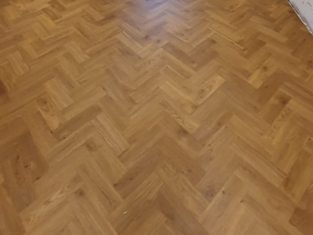 Amtico Spacia Traditional Oak in Herringbone Design