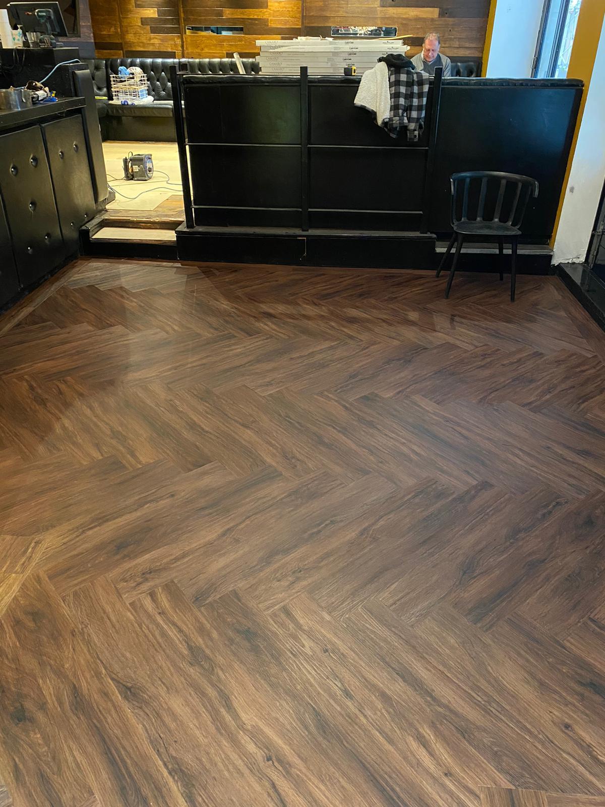 Polyflor Camaro North American Walnut 1