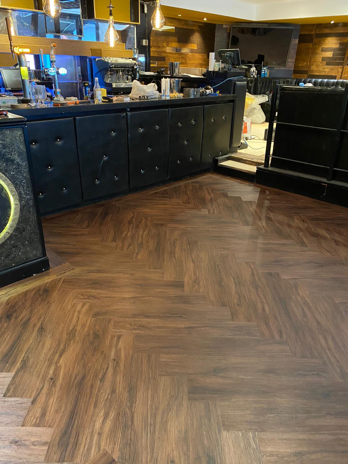 Polyflor Camaro North American Walnut 4