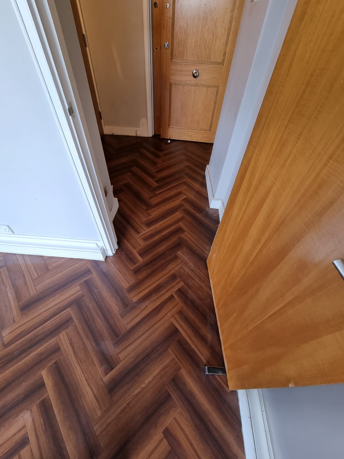 Amtico Signature Rosewood Tick Finnish in Herringbone Installation 3