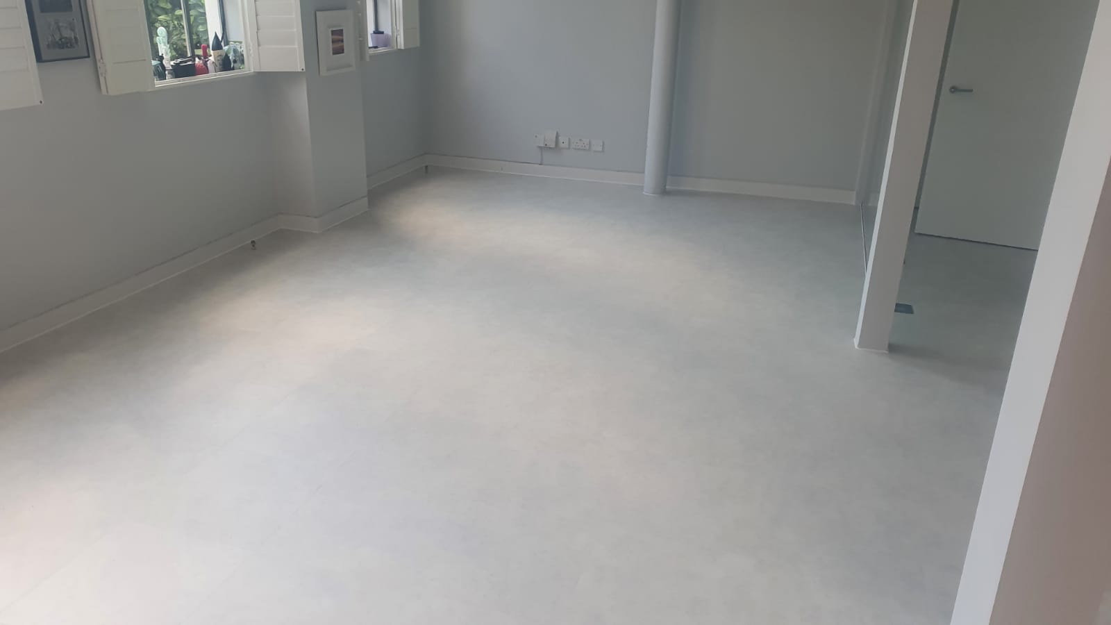 Amtico Spacia Ceramic Frost In Paddington 3