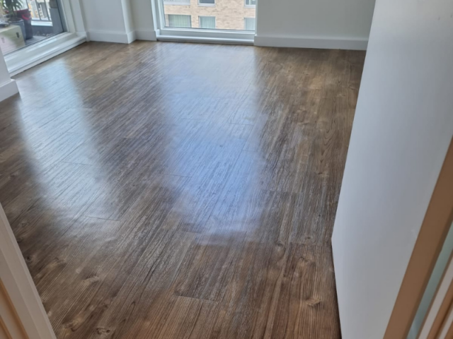 Amtico Spacia Dry Cedar In Barnes