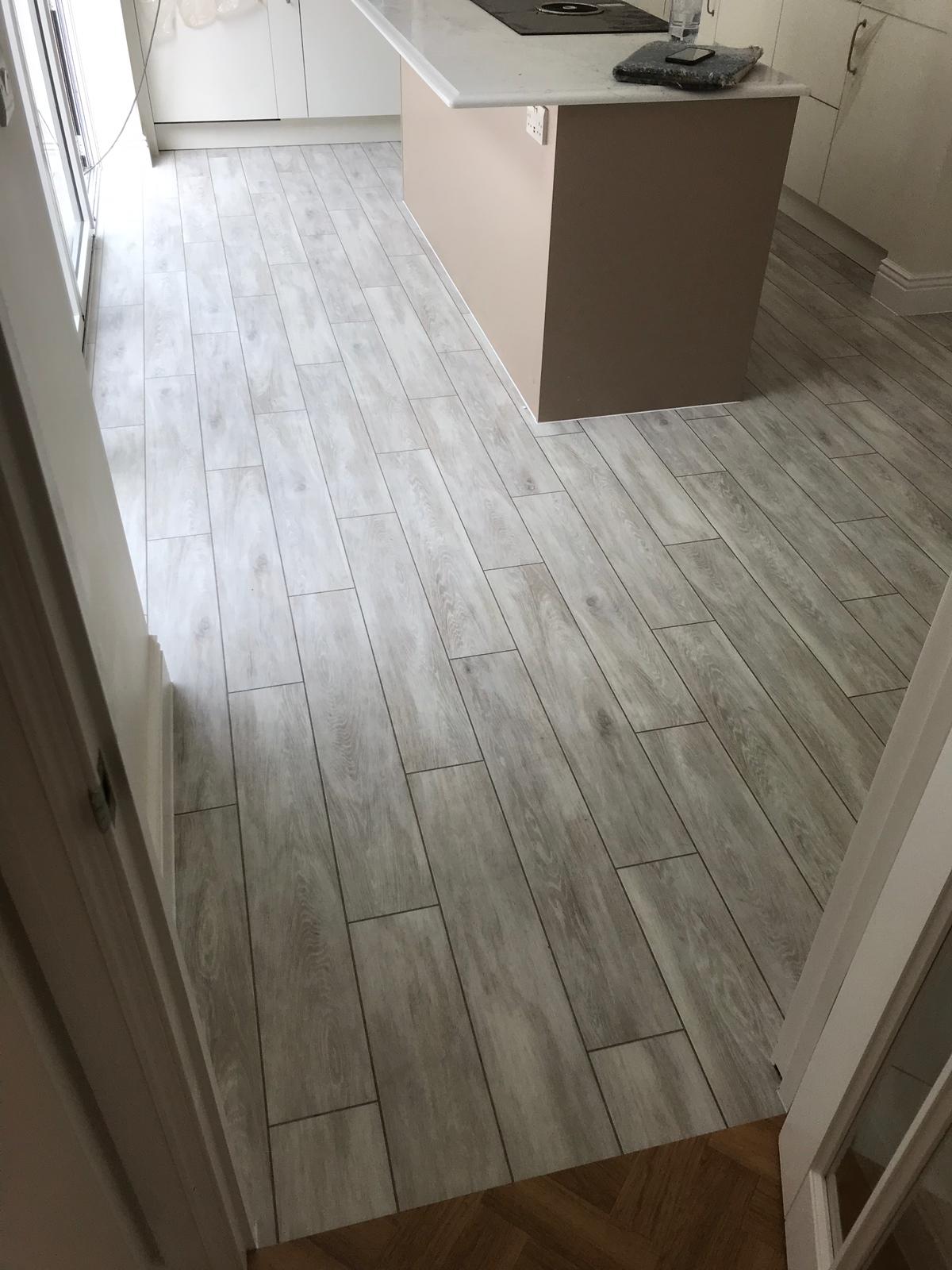 Amtico Signature White Washed Wood LVT in-0