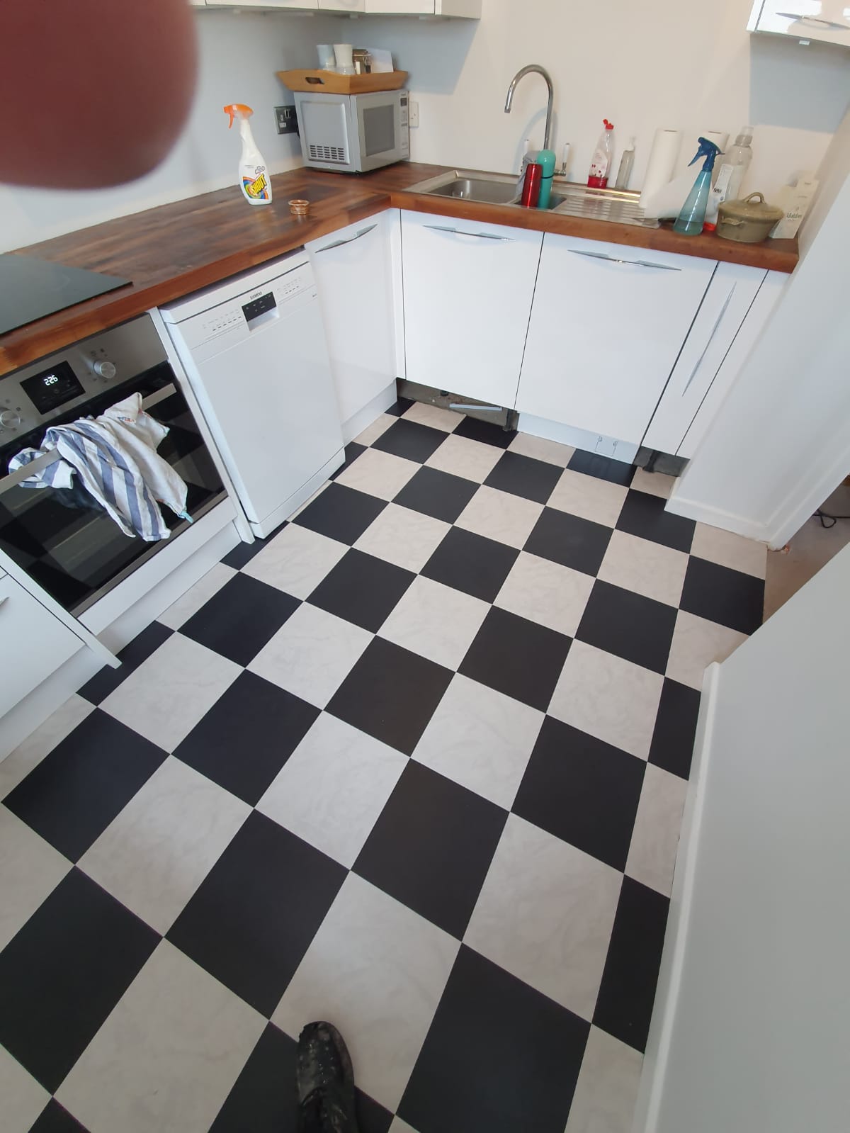 Amtico Spacia Ceramic Coal & Ceramic Light In Kilburn1