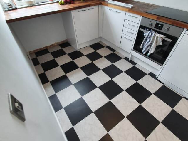 Amtico Spacia Ceramic Coal & Ceramic Light In Kilburn