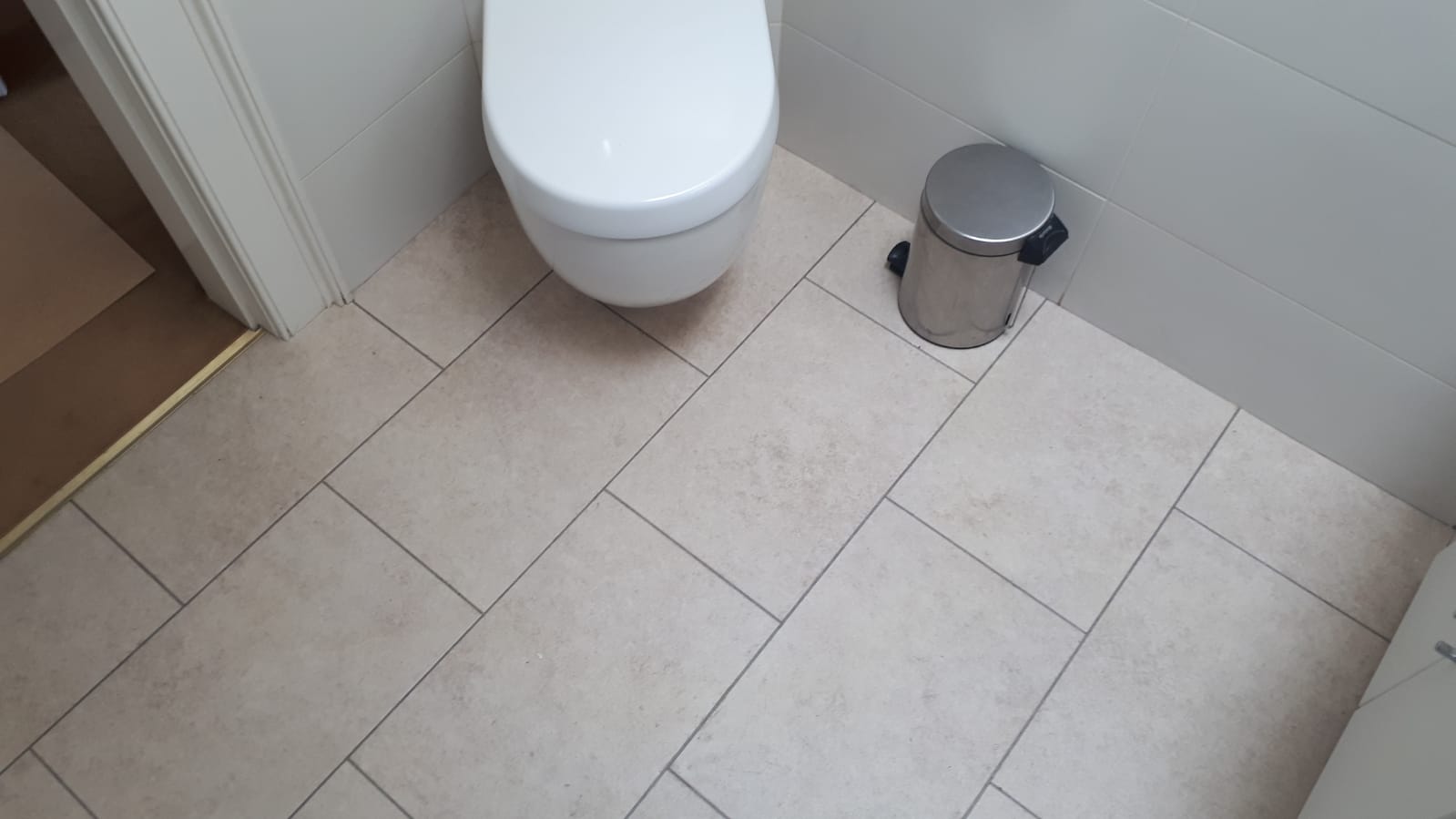 Amtico Spacia Dry Stone Alba Installation In Southwark-0