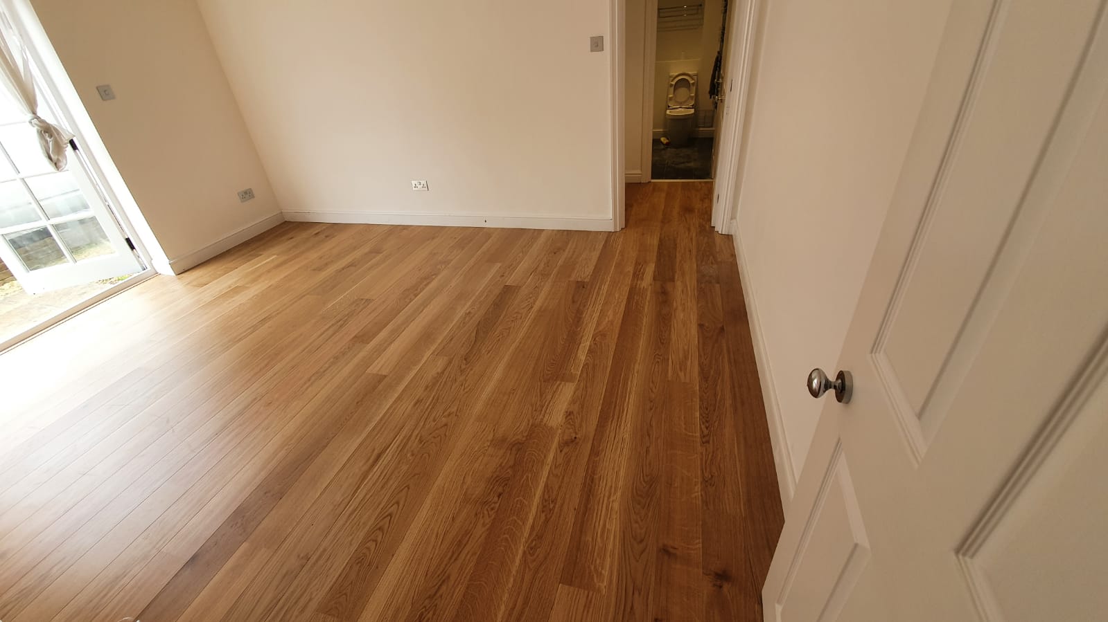 Amtico Spacia Royal Oak & Amtico Spacia Abstract Mirus Feather installation Hampstead-2