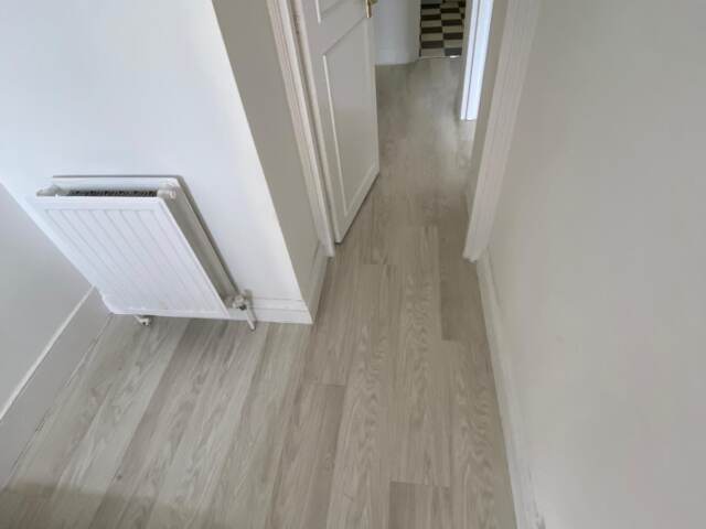 Amtico Spacia White Oak Installation In Notting Hill
