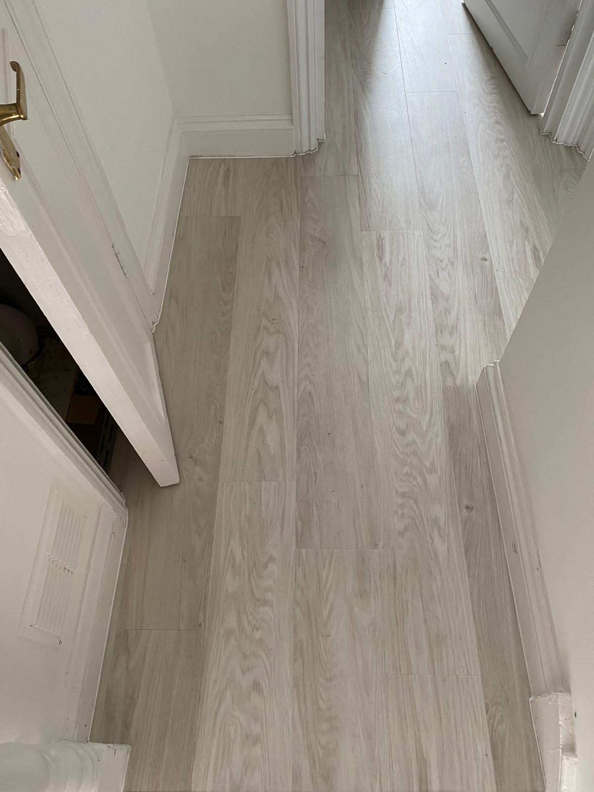 Amtico Spacia White Oak Installation In Notting Hill-2