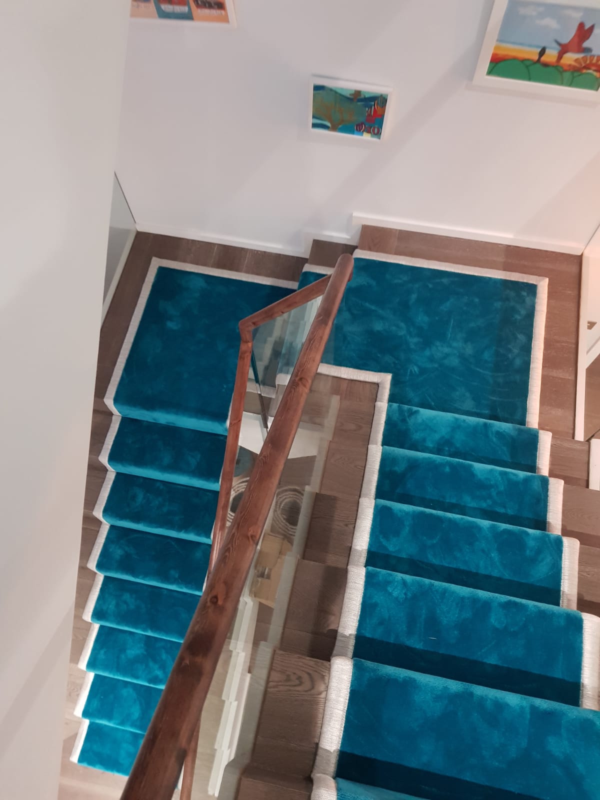 ITC Natural Luxury Flooring Cannes Petrol Installation In Canary Wharf-1