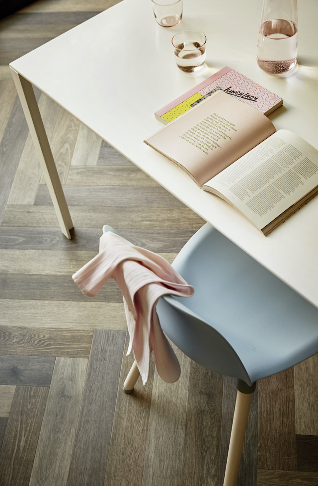 Amtico Spacia Blackened Spa Wood SS5W3025, Luxury Vinyl Tile (LVT) Flooring, surface detail