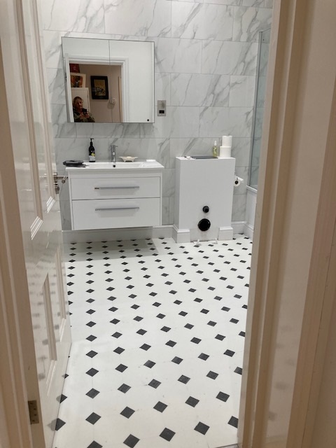 Amtico Signature Keystone Glint Orb & Cumbrian Slate installation in Earls Court-2