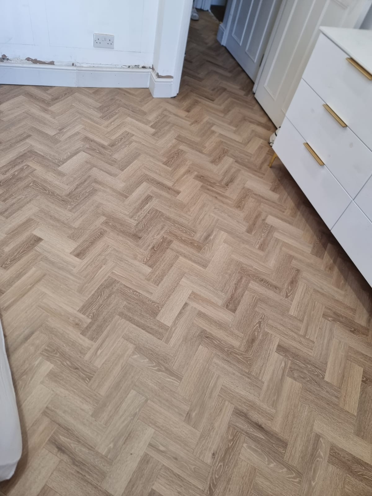 Amtico Spacia Muted Oak installation in Camden-0
