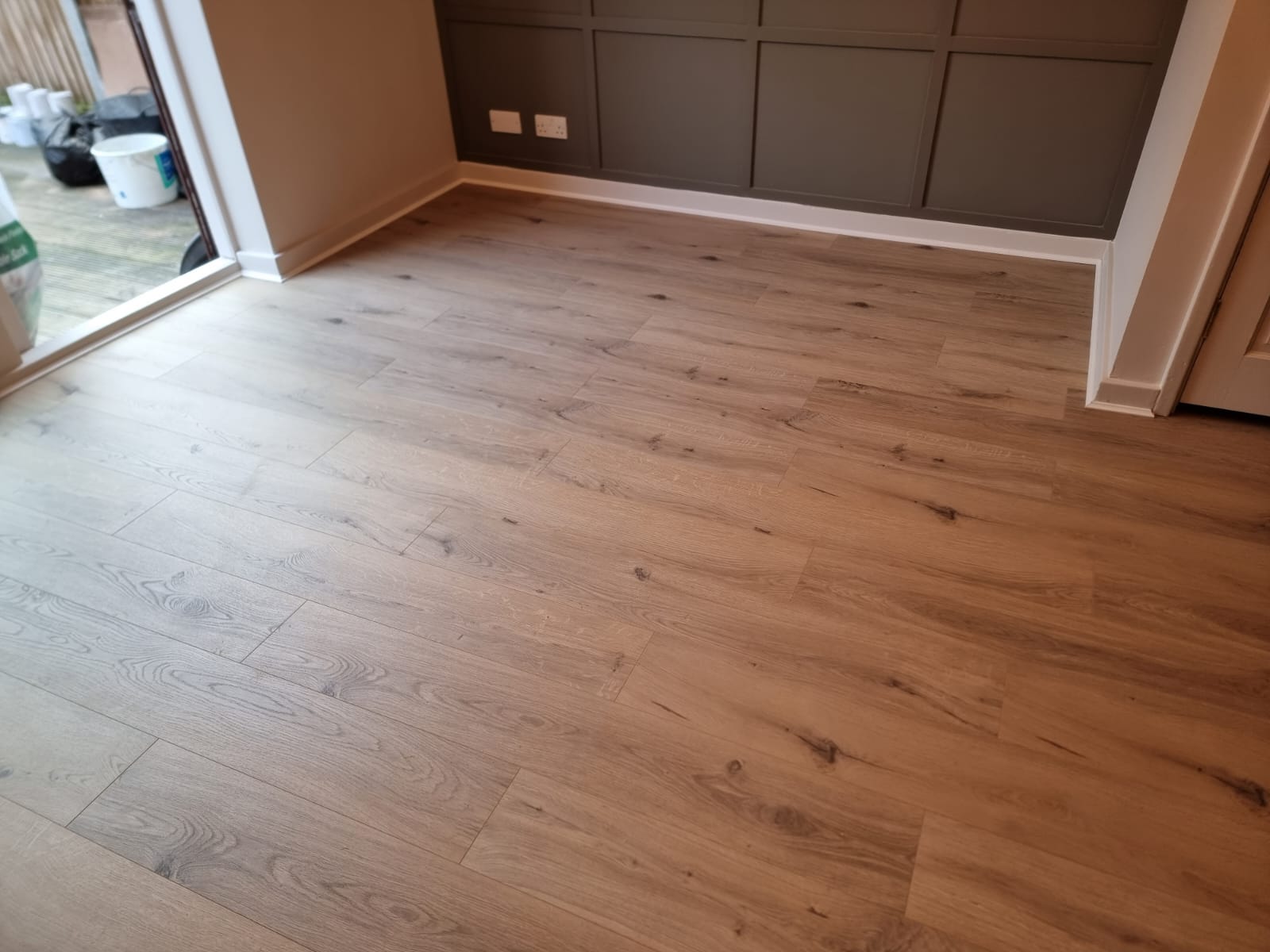 Berry Alloc Gyant Light Natural installation in Marylebone-2