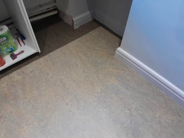 Marmoleum Cocoa 3584 White installation in Wandsworth
