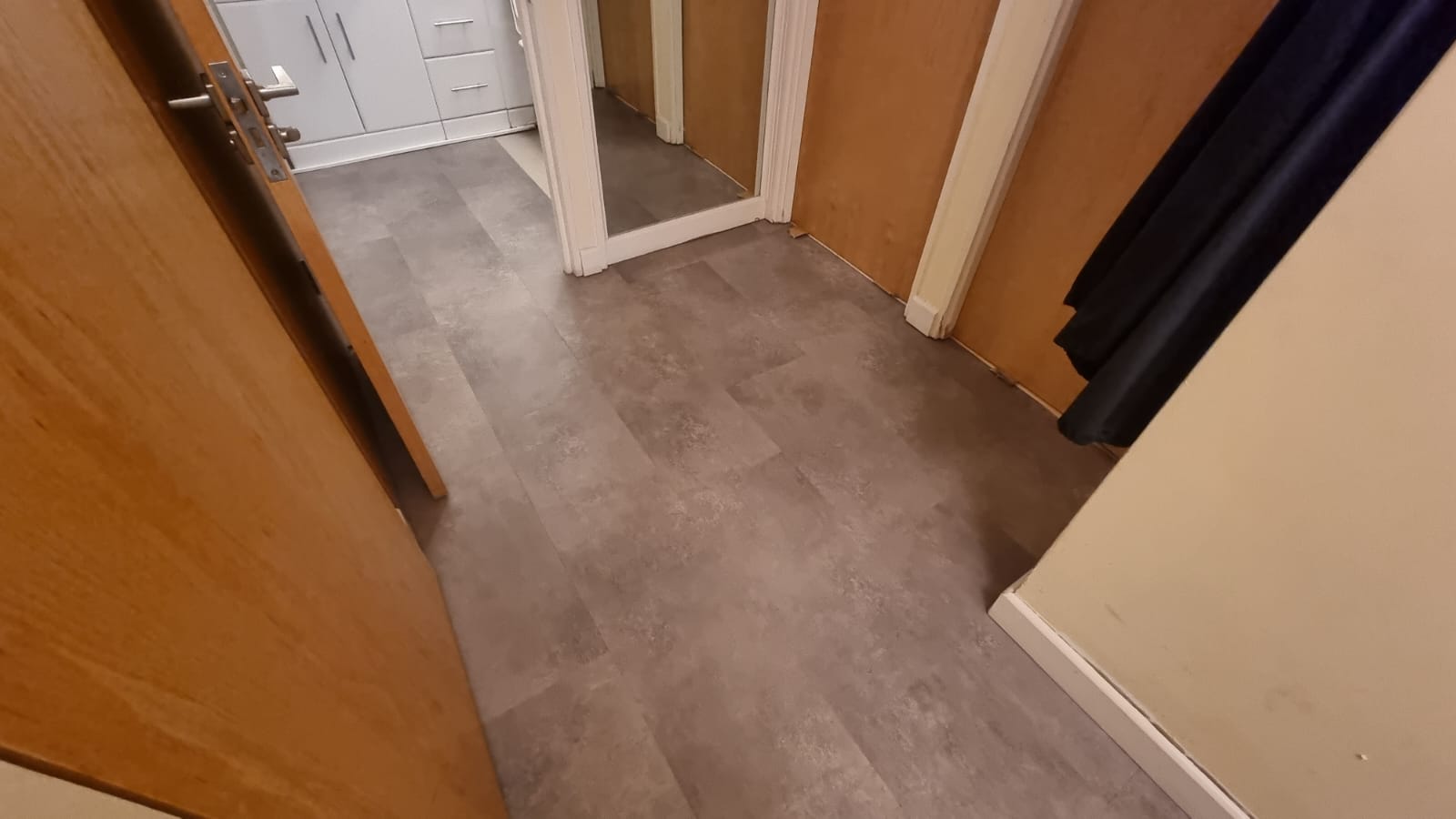 Amtico Click Smart Auburn Portland installation in Docklands-0